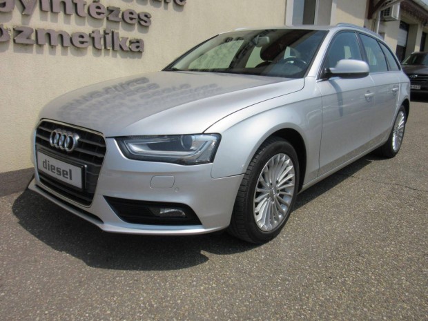 AUDI A4 Avant 2.0 TDI 196 Ezer km. Xenon. Navi....
