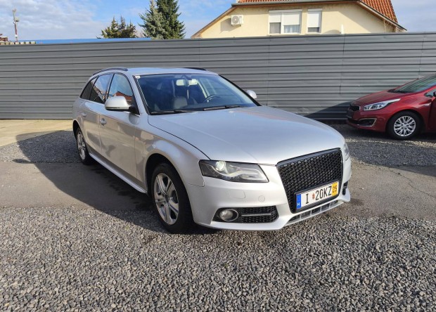 AUDI A4 Avant 2.0 TDI DPF KM Garancia!- Szerv�z...