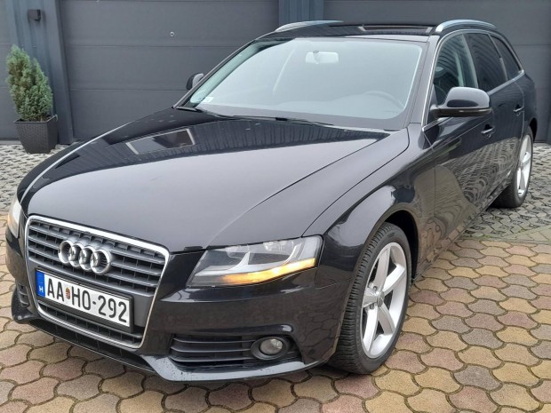 AUDI A4 Avant 2.0 TDI DPF Szervizknyv. Garant...