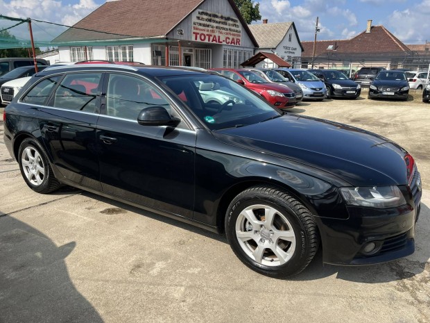 AUDI A4 Avant 2.0 TDI DPF Szervizknyves