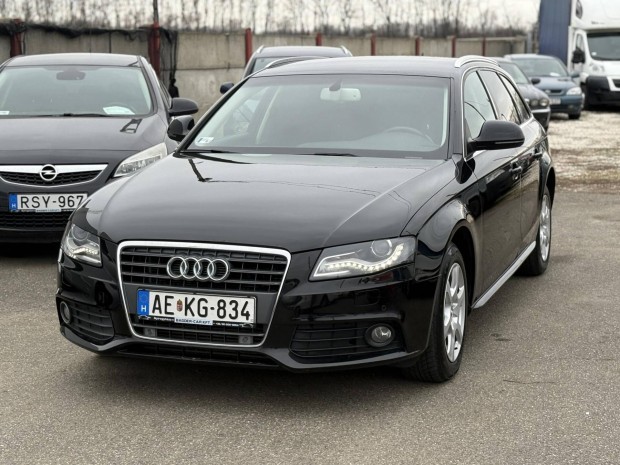 AUDI A4 Avant 2.0 TDI DPF �l�sf�t�s-Tempomat-Xenon