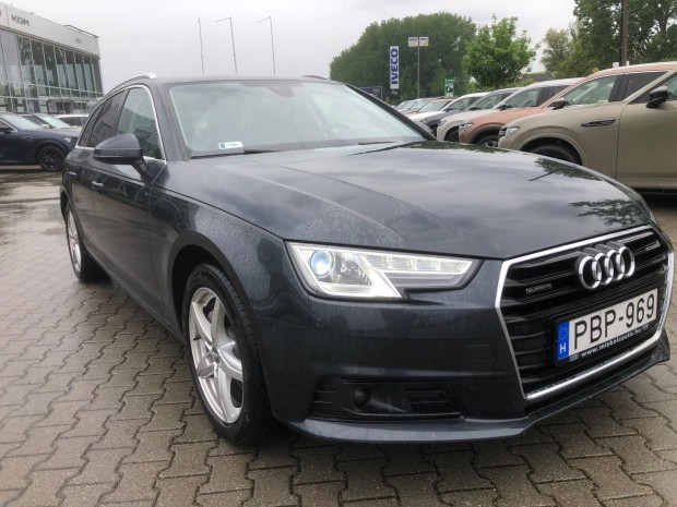 AUDI A4 Avant 2.0 TDI Design Edition quattro S-...