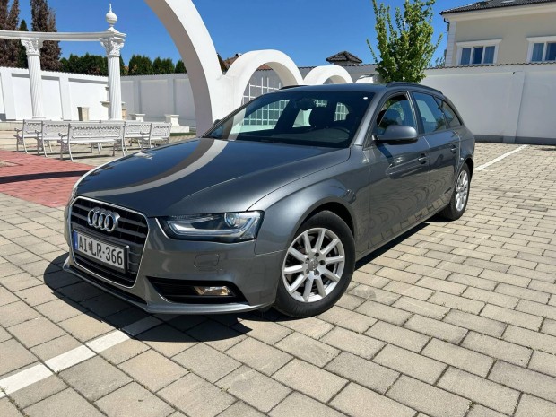 AUDI A4 Avant 2.0 TDI Gyári Állapot!!Konyak Bőr...