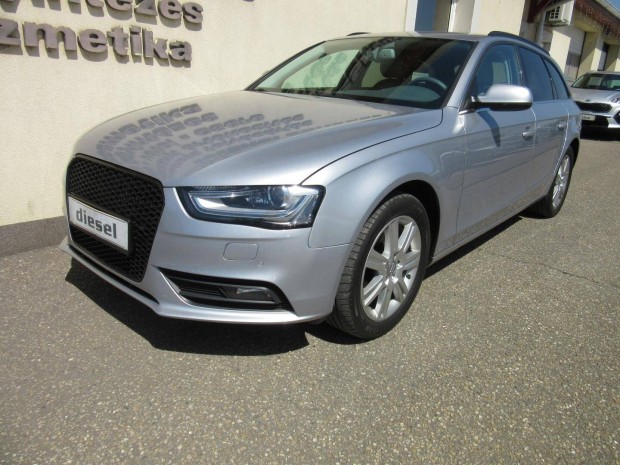 AUDI A4 Avant 2.0 TDI Navi. Tempomat. Digitklim...