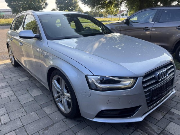 AUDI A4 Avant 2.0 TDI S Line.177Le.Navi.Ülésfűt...