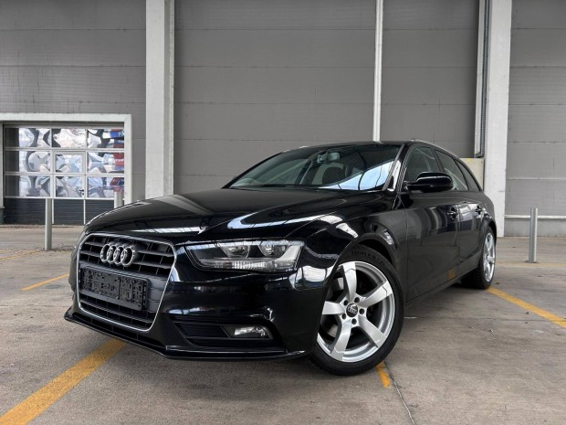 AUDI A4 Avant 2.0 TDI Sport 150 Lóerős !! Leinf...