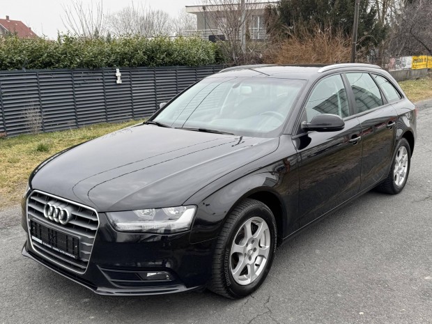 AUDI A4 Avant 2.0 TDI Sport 3 v Garancia/SZERV...