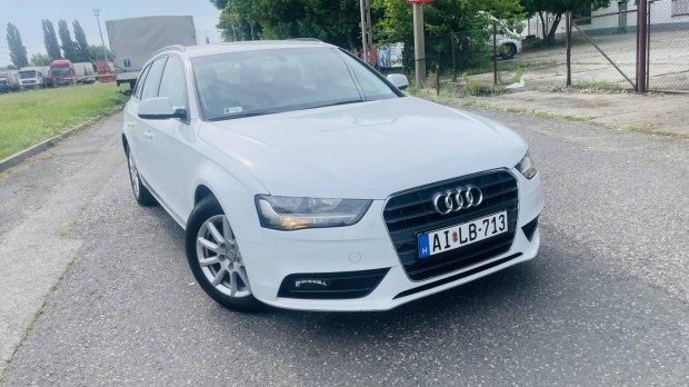 AUDI A4 Avant 2.0 TDI Sport S-tronic Gyöngyházm...