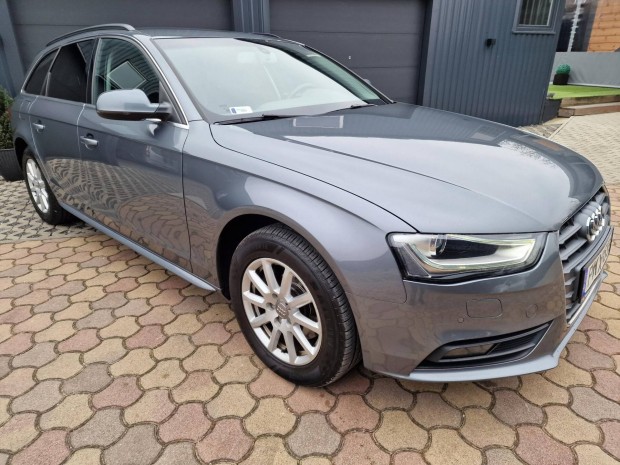 AUDI A4 Avant 2.0 TDI j Gumik!! Gynyr ! KM...