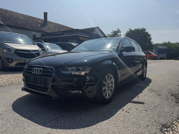 AUDI A4 Avant 2.0 TDI Ultra!Megkímélt állapotban!
