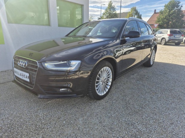 AUDI A4 Avant 2.0 TDI multitronic Szervizknyv...