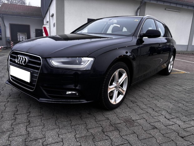 AUDI A4 Avant 2.0 TDI quattro Holttrfigyel!