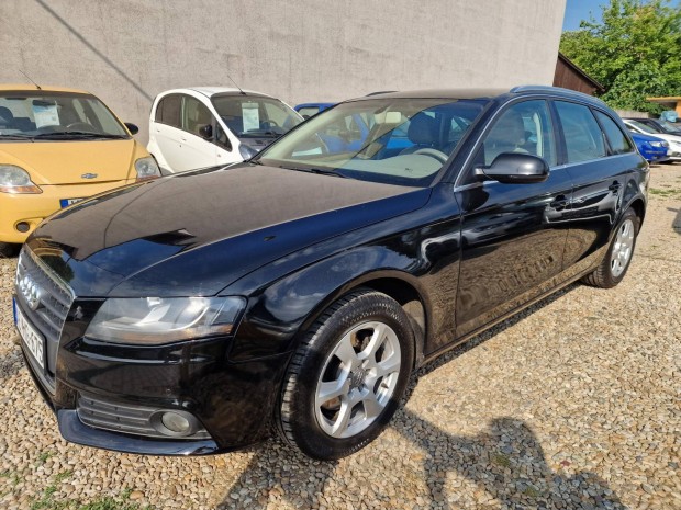AUDI A4 Avant 2.0 TDi Exclusive . szép belső tér!