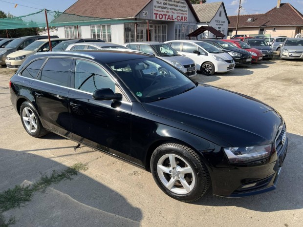 AUDI A4 Avant 2.0 TDi Vgig Vezetett Szervizknyv