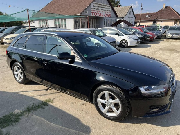 AUDI A4 Avant 2.0 TDi Vgigvezetett Szerivzknyv