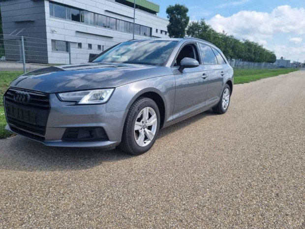 AUDI A4 Avant 2.0 TFSI Sport S-tronic Teljesen...
