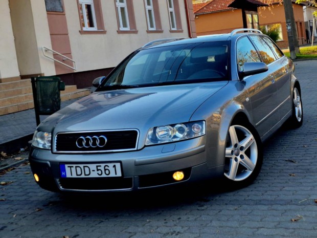 AUDI A4 Avant 2.5 V6 TDI quattro 4X4 Gyri Szen...