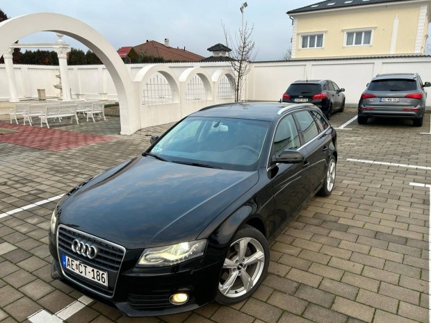 AUDI A4 Avant 2.7 V6 TDI DPF Multitronic Gyri...