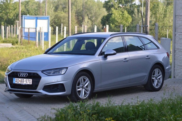 AUDI A4 Avant 35 TDI S line S-tronic Alkalmi ár...