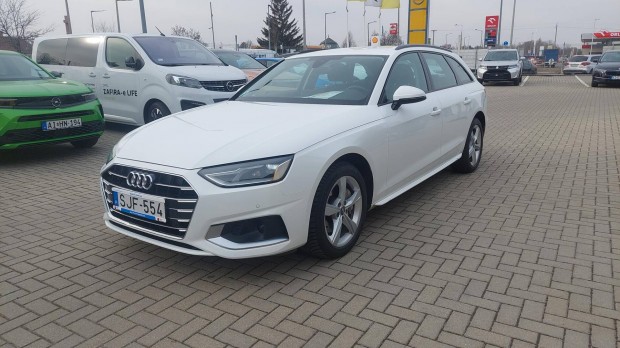 AUDI A4 Avant 40 TDI Advanced S-tronic Vezetett...