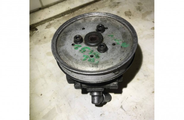 AUDI A4 B5 2,5 V6 TDI / szervószivattyú 8D0 145 177 D