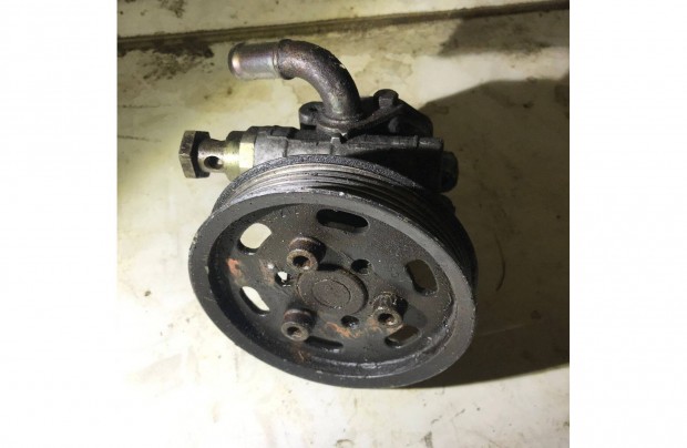 AUDI A4 B5 2,5 V6 TDI _ szervószivattyú 8D0 145 177 Q
