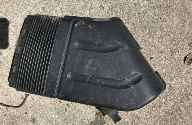 AUDI A4 B7 2,0 PD BLB légbeömlő cső 8E0 129 617 D