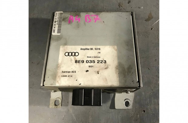 AUDI A4 B7 _ erősítő 8E9 035 223