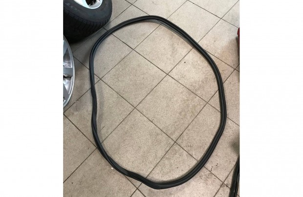 AUDI A4 B8 Avant / bal hátsó ajtó kédergumi 8K9 833 721 E