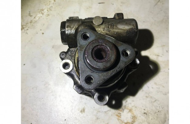 AUDI A4 B8 / A5 8T 2,7 V6 TDI szervószivattyú 8K0 145 156 N