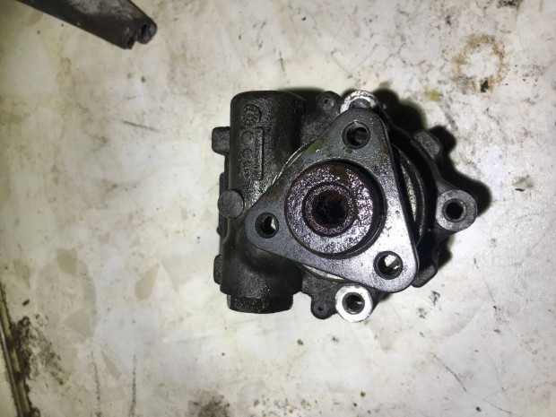 AUDI A4 B8 / A5 8T 3,0 V6 TDI szervószivattyú 8K0 145 156 N