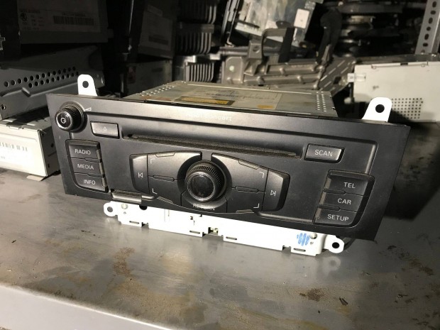 AUDI A4 B8 _ fejegység ( Concert) 8T1 035 186 L