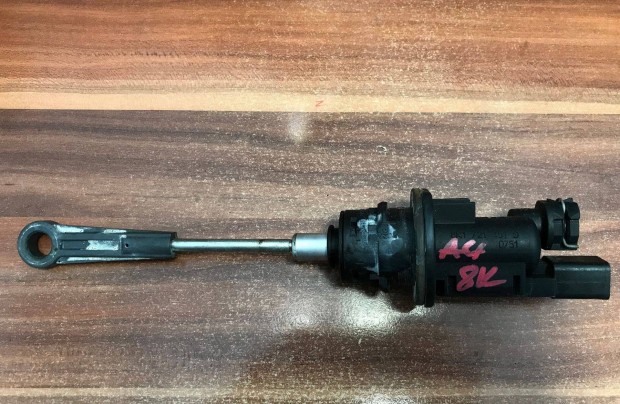 AUDI A4 B8 - kuplung munkahenger 8K1 721 401 D