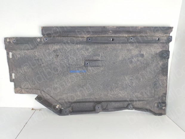 AUDI A4 B9 (8W2, 8WC) Jobb fenéklemez burkolat (8W0825208)