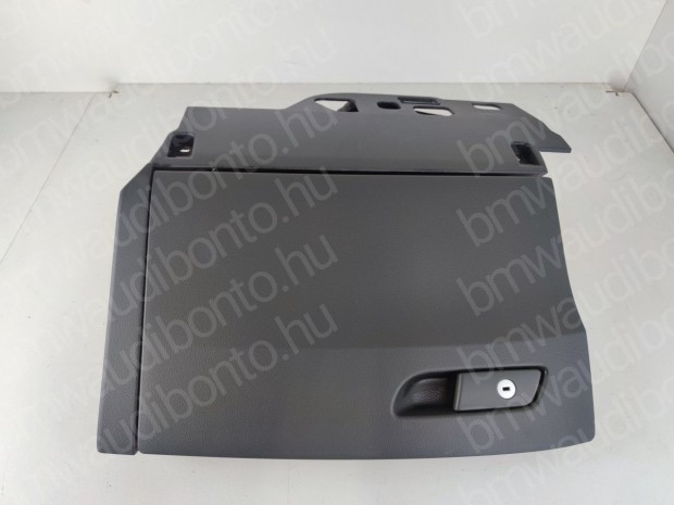 AUDI A4 B9 (8W2, 8WC) Kesztyűtartó (8W1857035B)