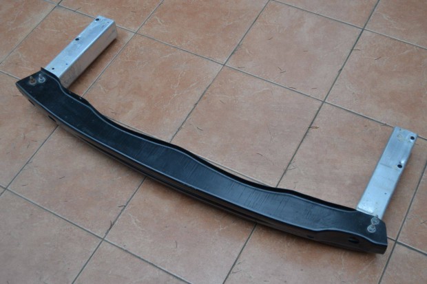 AUDI A4 hts lkhrt tart, merevt, tkzs elnyel 8K0807331