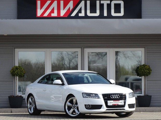 AUDI A5 3.0 TDI DPF quattro Manual'6-Xenon'LED-...