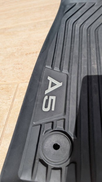 AUDI A5 8W Sportback gyári gumiszőnyeg szett