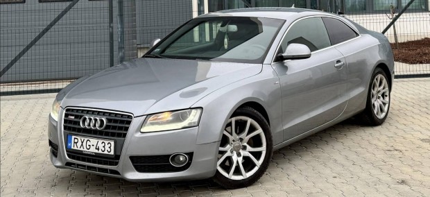 AUDI A5 Coup� 2.7 TDI DPF multitronic /// S-LIN...