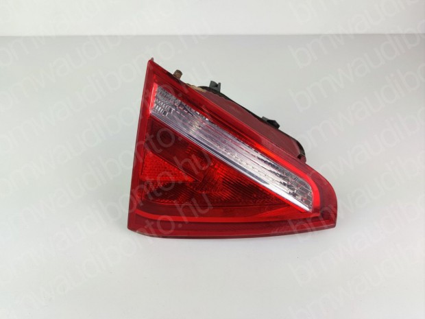 AUDI A5 Sportback (8TA) Bal belső hátsó lámpa (8T0945095)