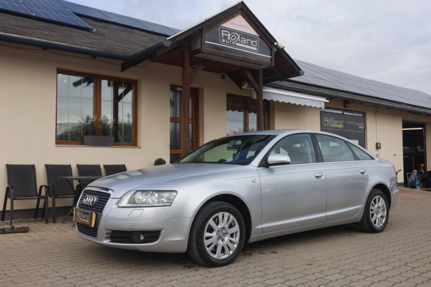 AUDI A6 2.4 V6 quattro Valós 117e KM - Szervizk...
