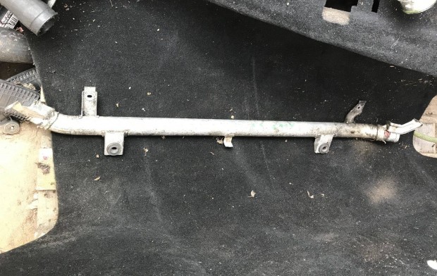 AUDI A6 4F 3,0 V6 TDI - turbócső 4F0 145 732 B
