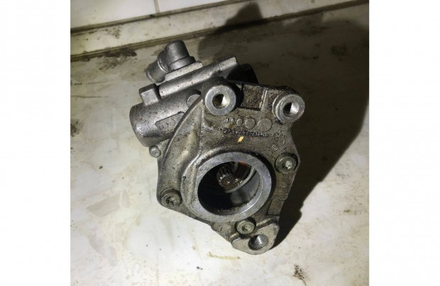 AUDI A6 4F 4,2 V8 _ szervószivattyú 4F0 145 155 B