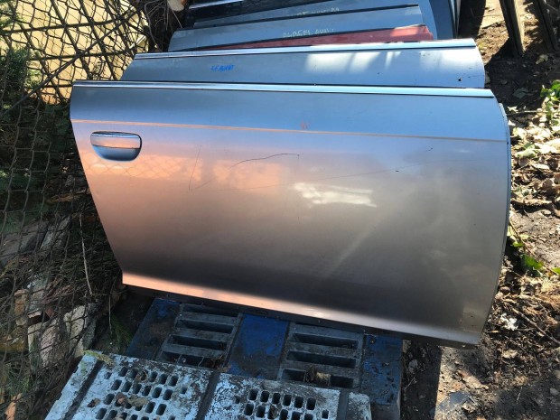 AUDI A6 4F _ jobb első ajtó