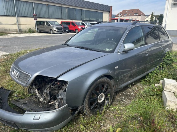 AUDI A6 Avant 2.5 TDI quattro Business Tiptroni...
