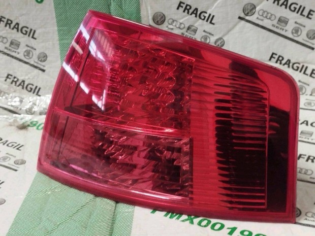 AUDI A8 Jobb Kls Hts Lmpa