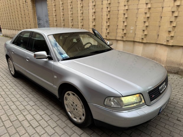 AUDI A8 Quattro 3.7 Tiptronic V8 Gy�ri �llapot Teljesen Fel�j�tva!!!