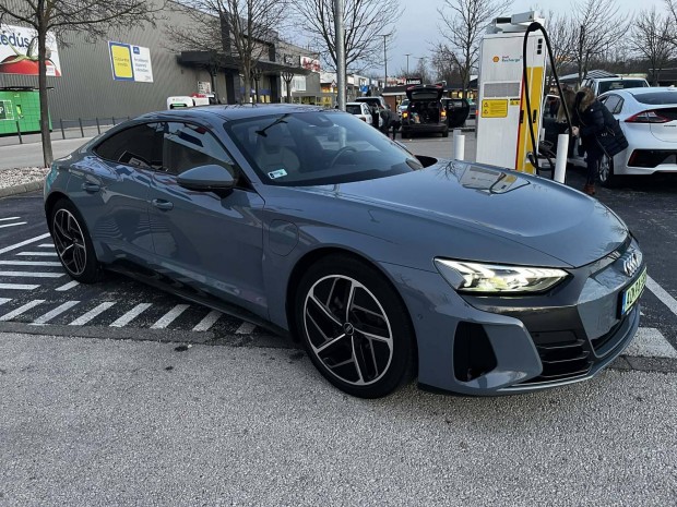 AUDI E-Tron GT �f�s! 125.000 Ft + �FA/h�! S�r�l...