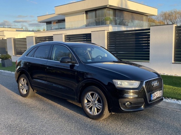 AUDI Q3 2.0 TDi DPF j Vezrls. j Kettstmeg...