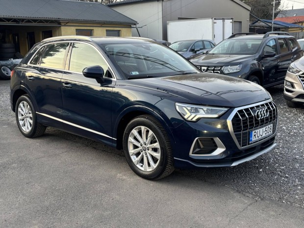 AUDI Q3 Sportback 40 TFSI Basis quattro S-troni...